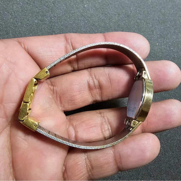 Vintage Bulova P8 Ladies Gold Tone Quartz Cocktail Watch Working - Picture 7 of 10